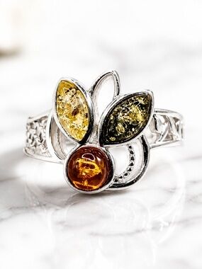 Size 8 Baltic Amber 925 Sterling Silver Ring